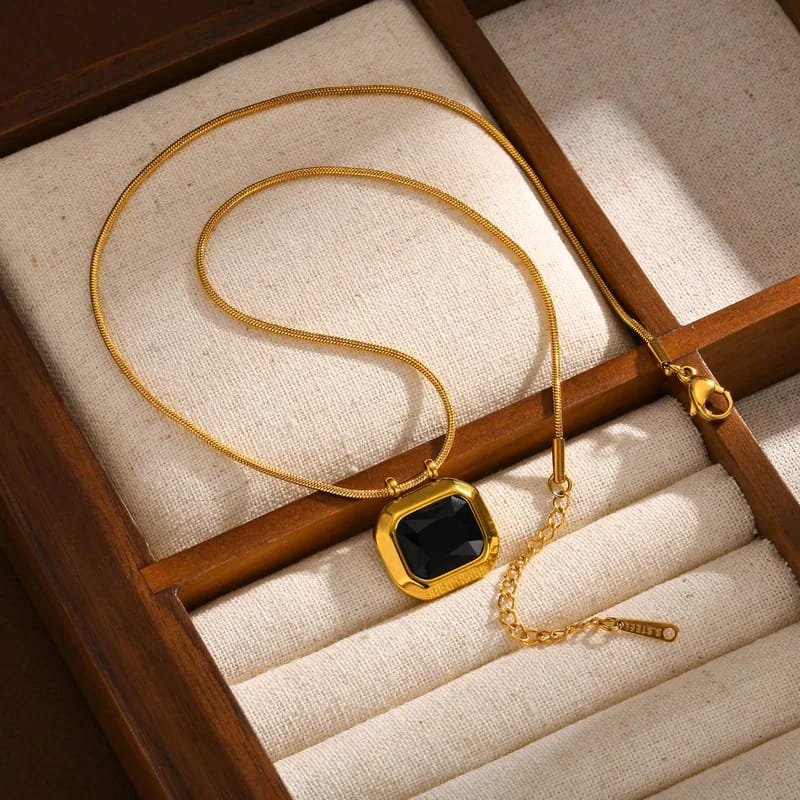 Ember Luxe Pendant (Black)